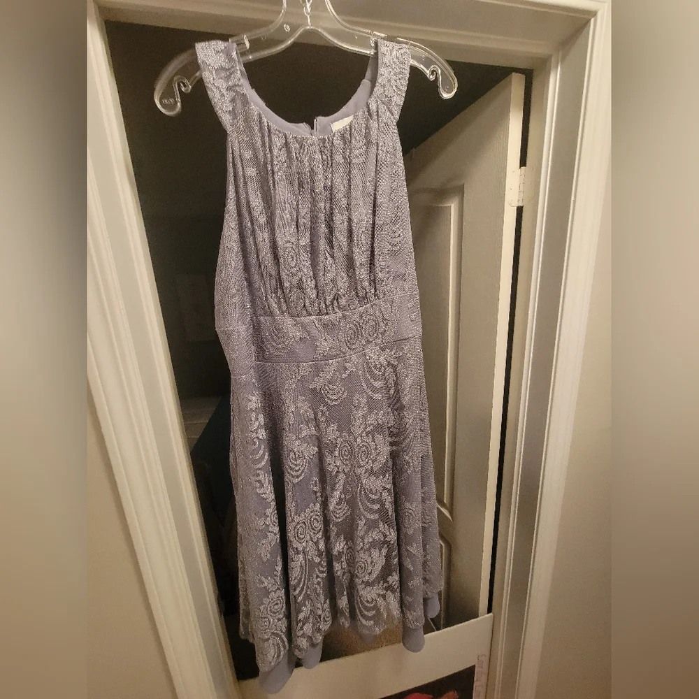 Dress - Picture 2 of 3